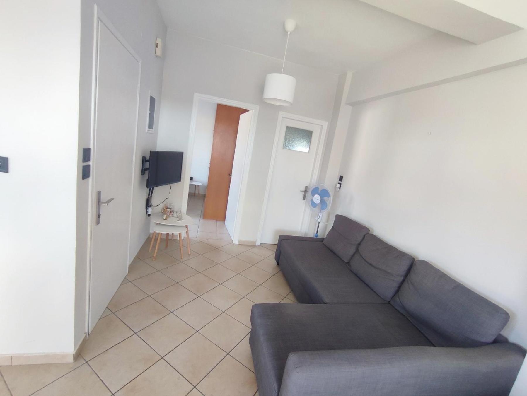 Peroulia Apartments Kómboi Eksteriør billede